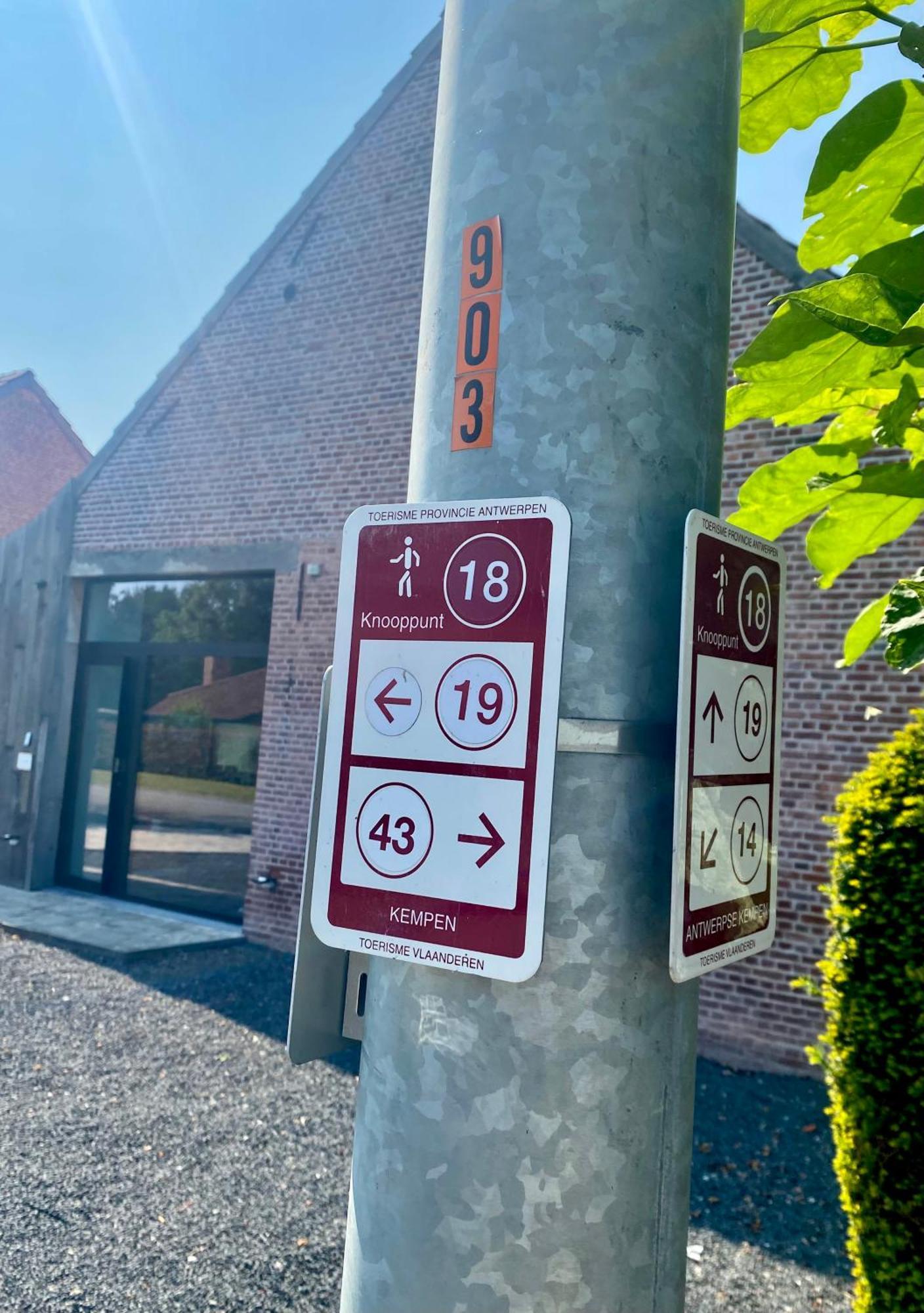 Hoeve De Kleinheide Dessel Exteriör bild